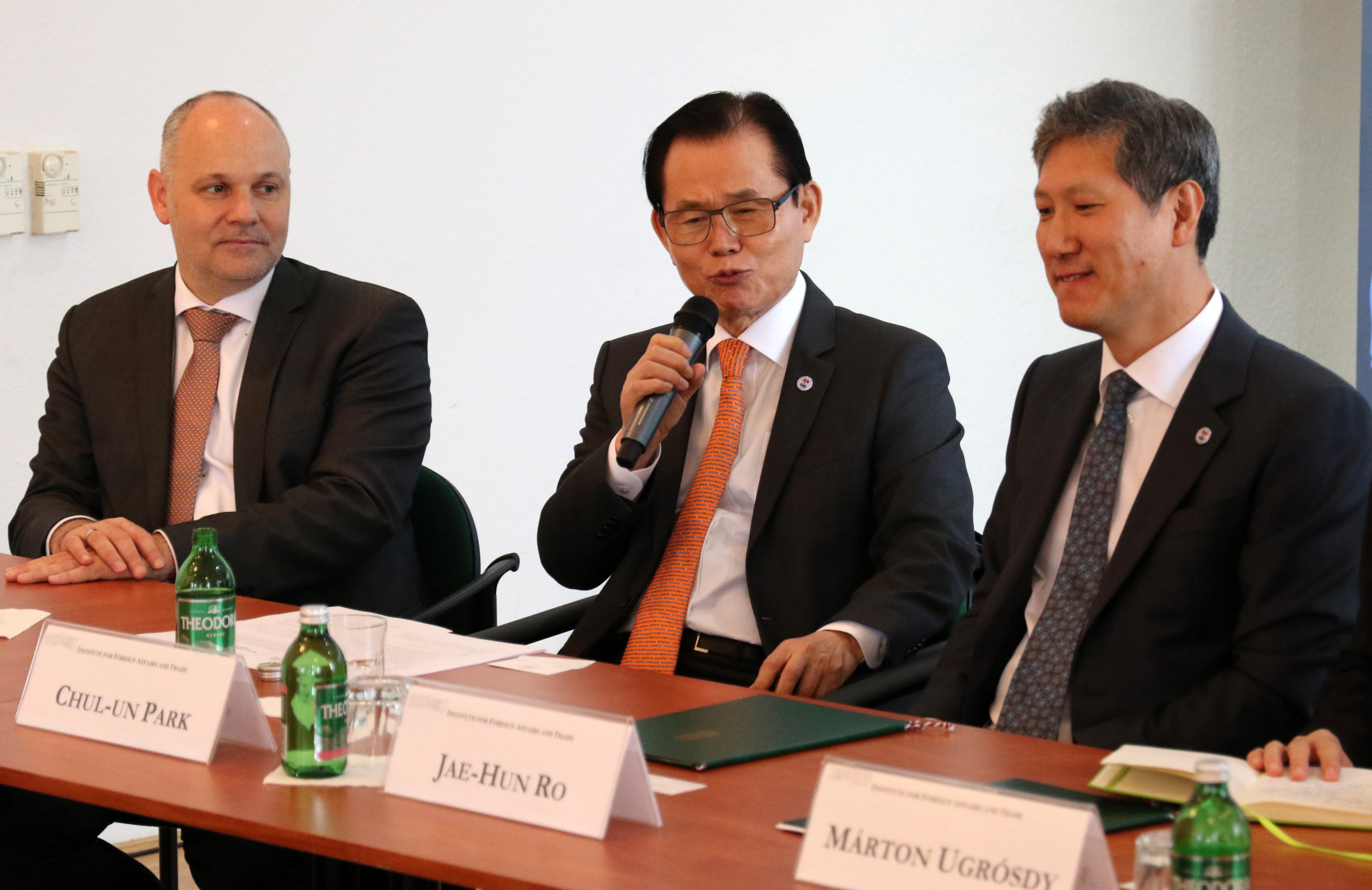 Delegation of the Korea-Hungary Friendship Society visits IFAT