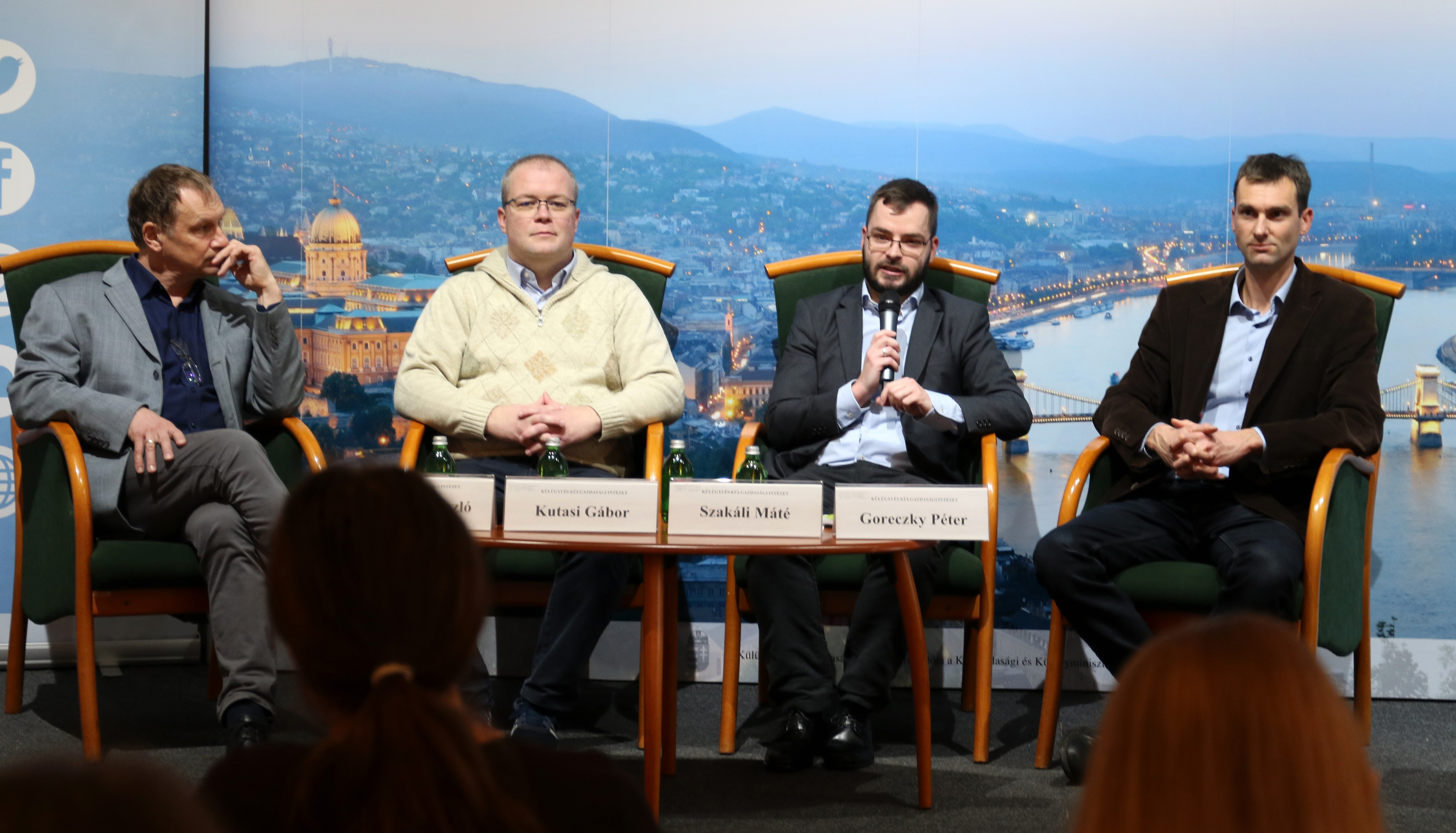 IFAT hosted a roundtable discussion on current topics of global economy