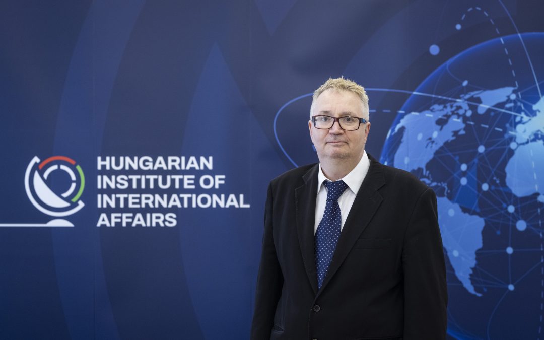 Dr. Salát Gergely