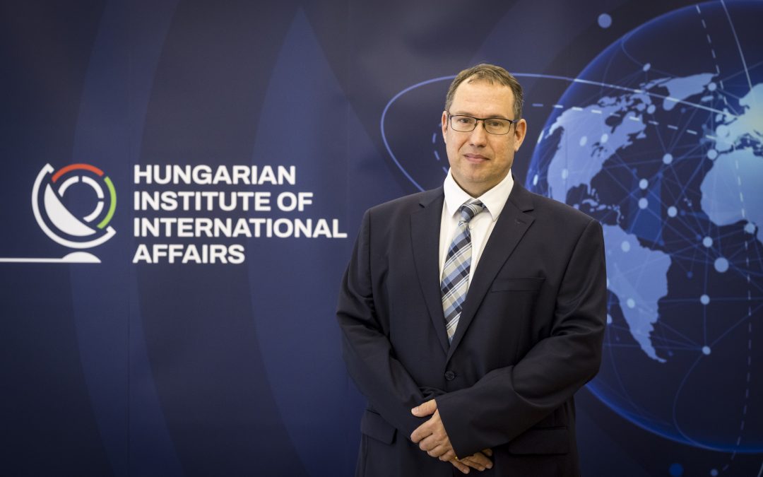 László CSICSMANN PhD