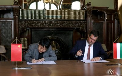 The delegation of the Central Institute of Party History and Literature in China (CIPHL) at HIIA